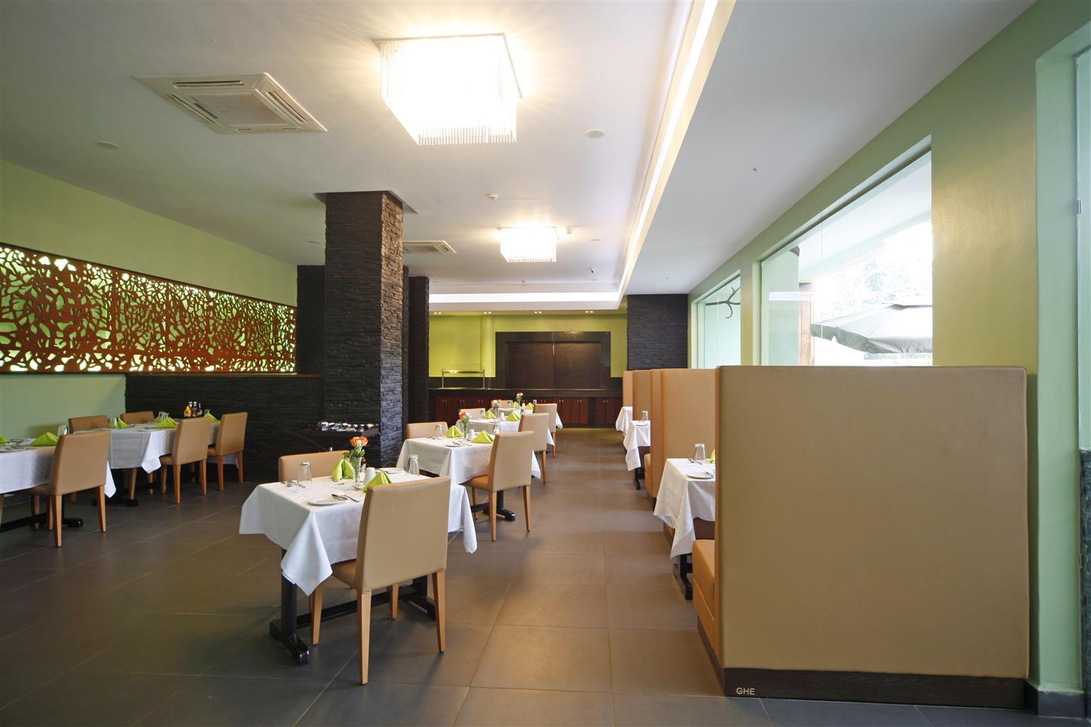 Best Western Premier Garden Hotel Entebbe Bagian luar foto