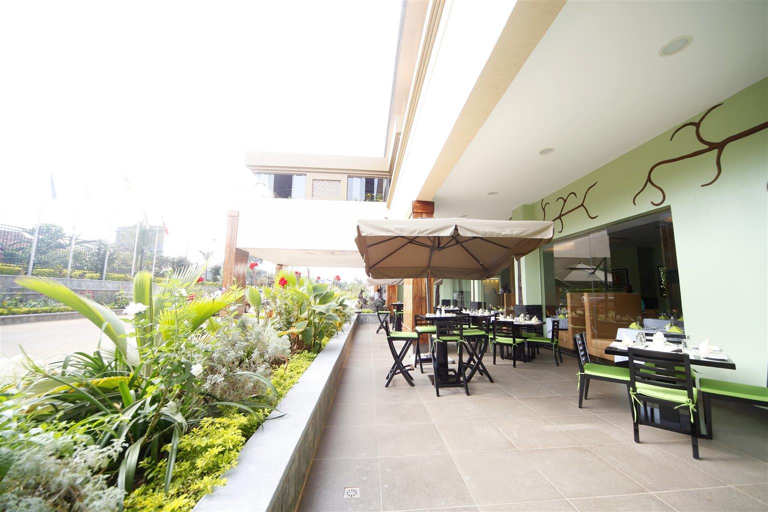 Best Western Premier Garden Hotel Entebbe Bagian luar foto