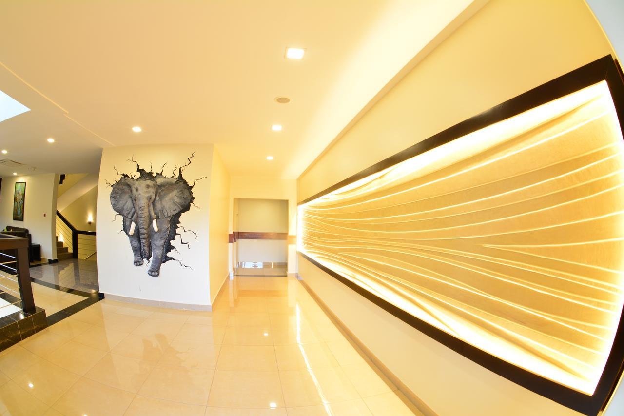 Best Western Premier Garden Hotel Entebbe Bagian luar foto