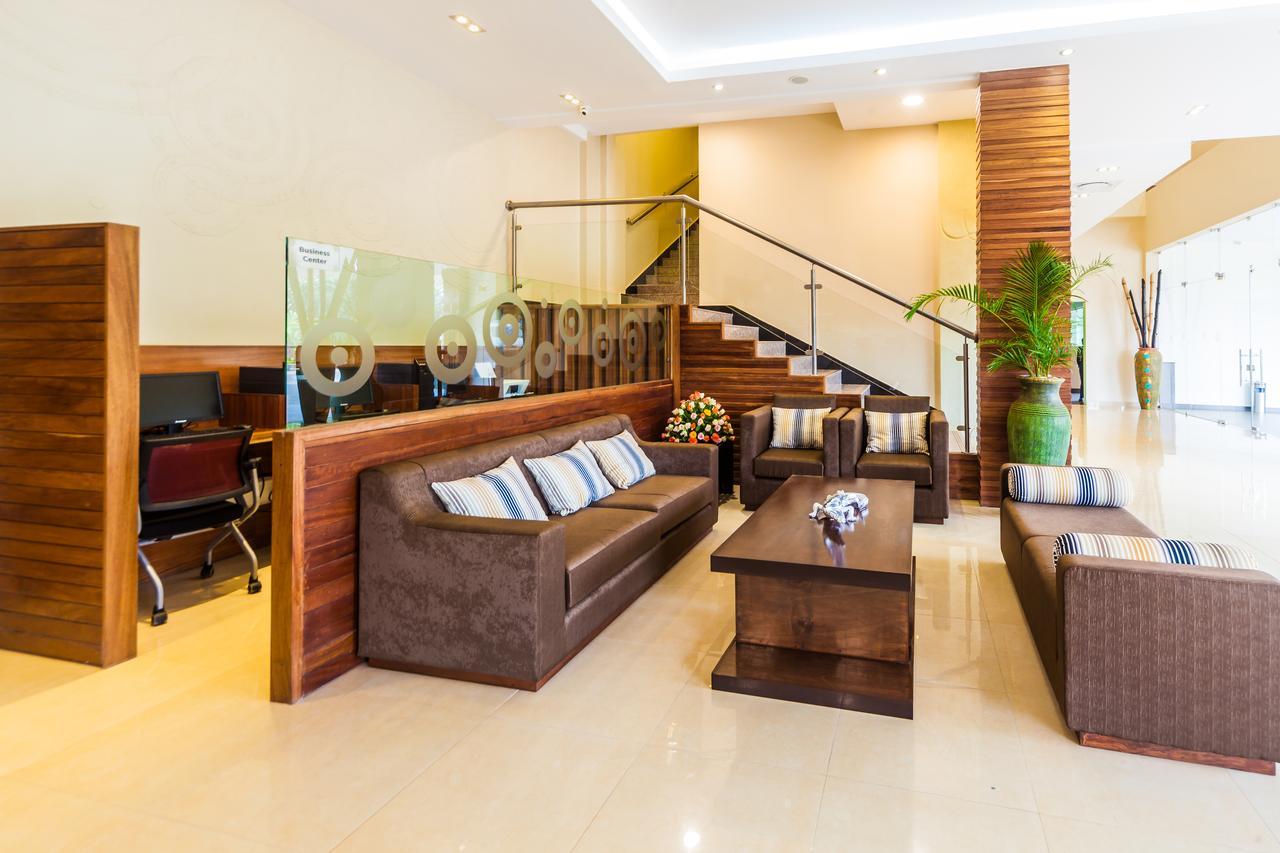 Best Western Premier Garden Hotel Entebbe Bagian luar foto