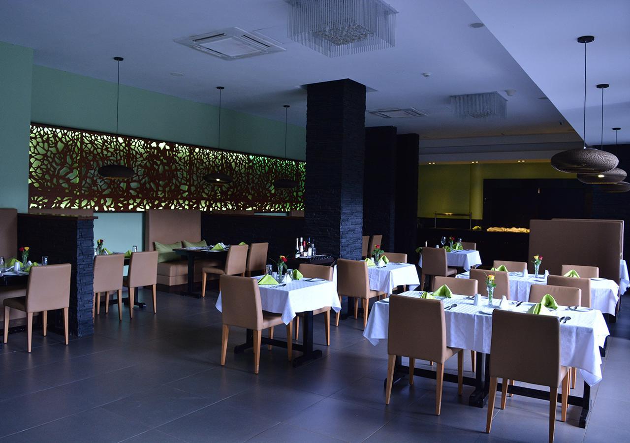 Best Western Premier Garden Hotel Entebbe Bagian luar foto