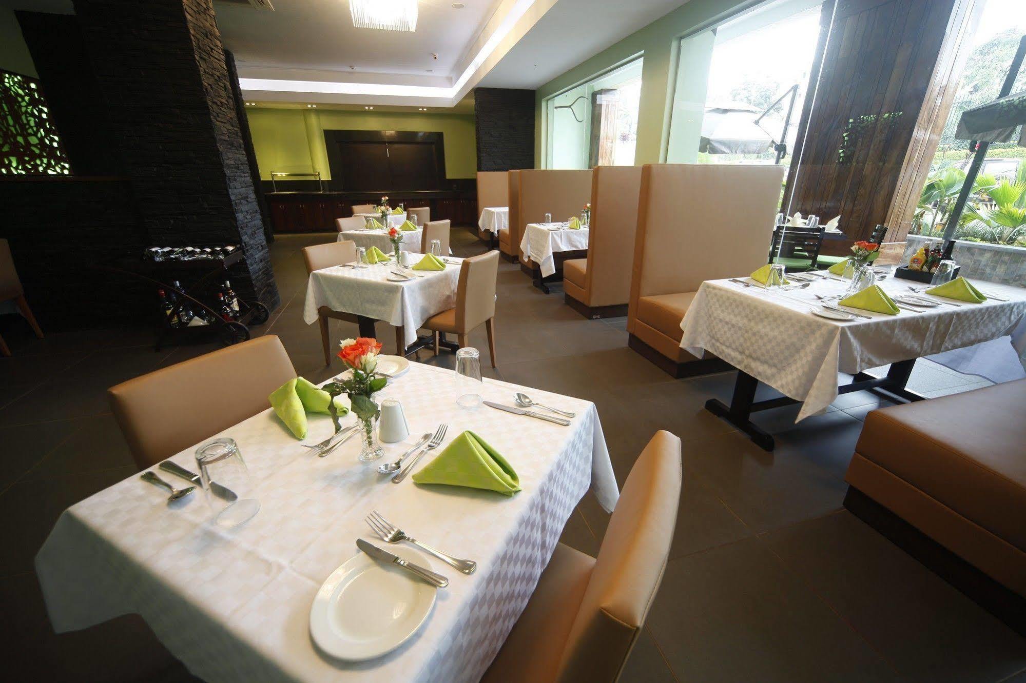 Best Western Premier Garden Hotel Entebbe Bagian luar foto