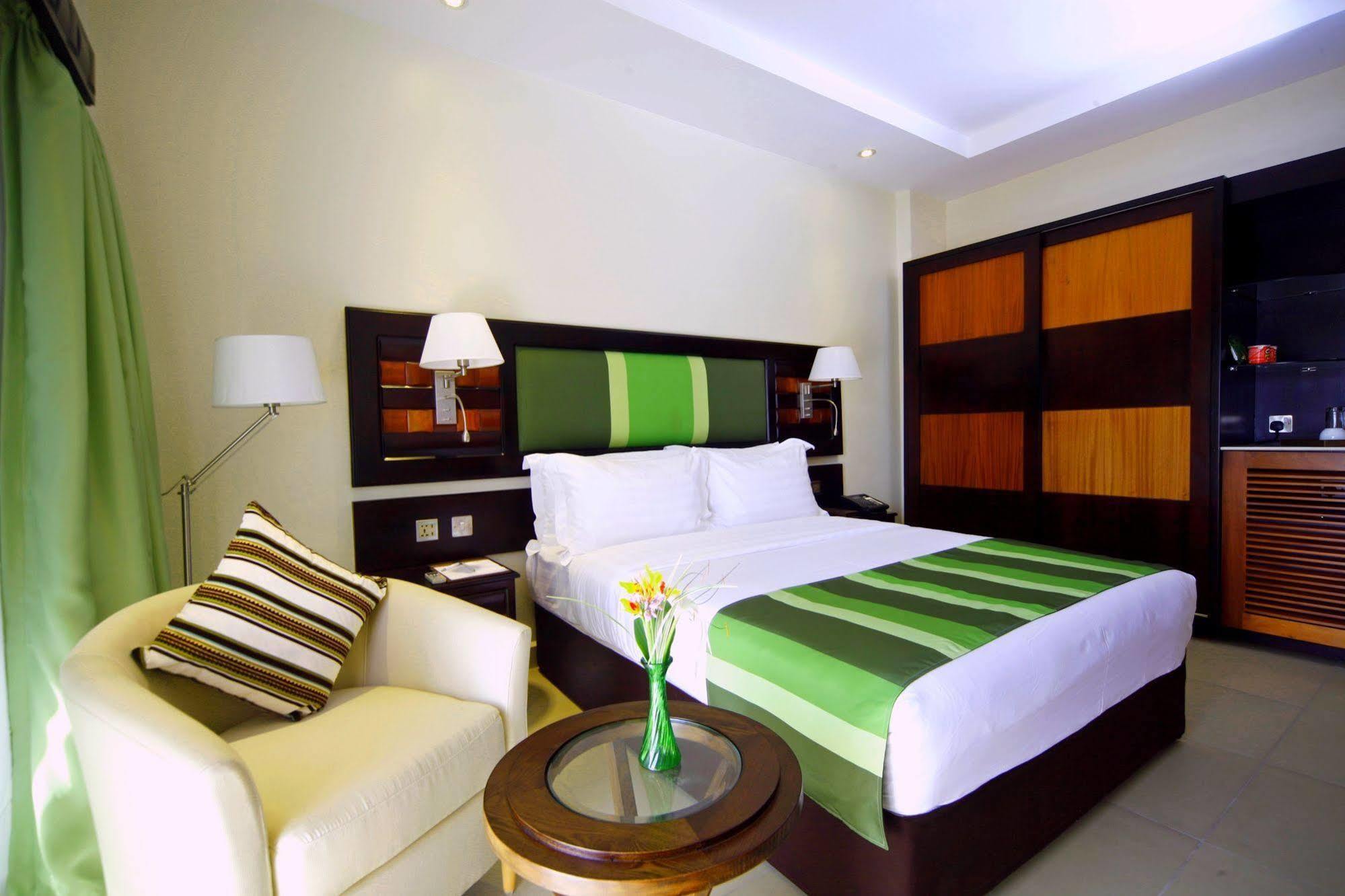 Best Western Premier Garden Hotel Entebbe Bagian luar foto