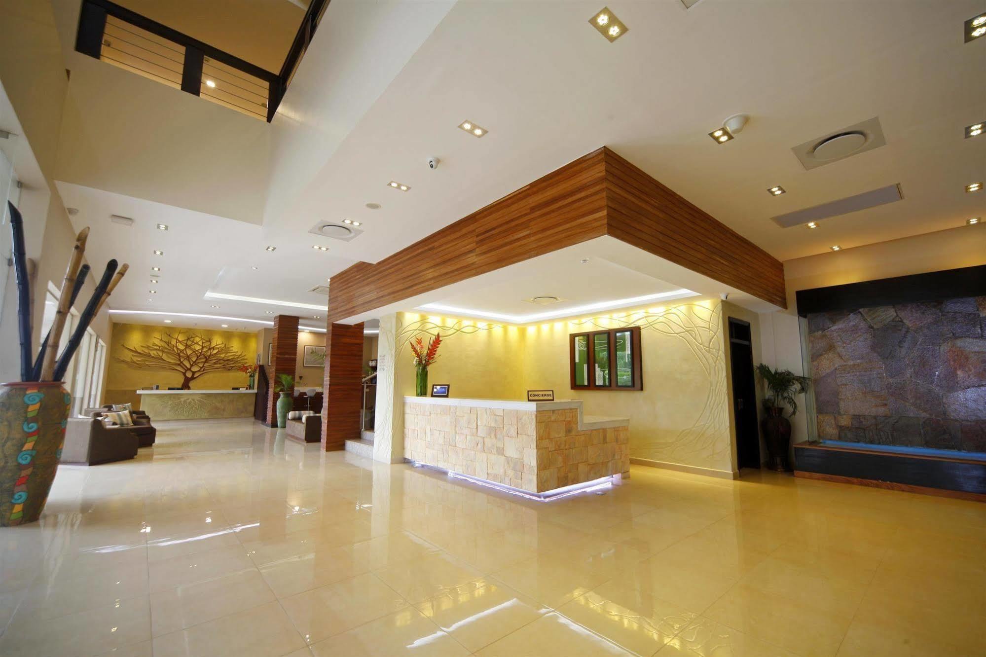 Best Western Premier Garden Hotel Entebbe Bagian luar foto