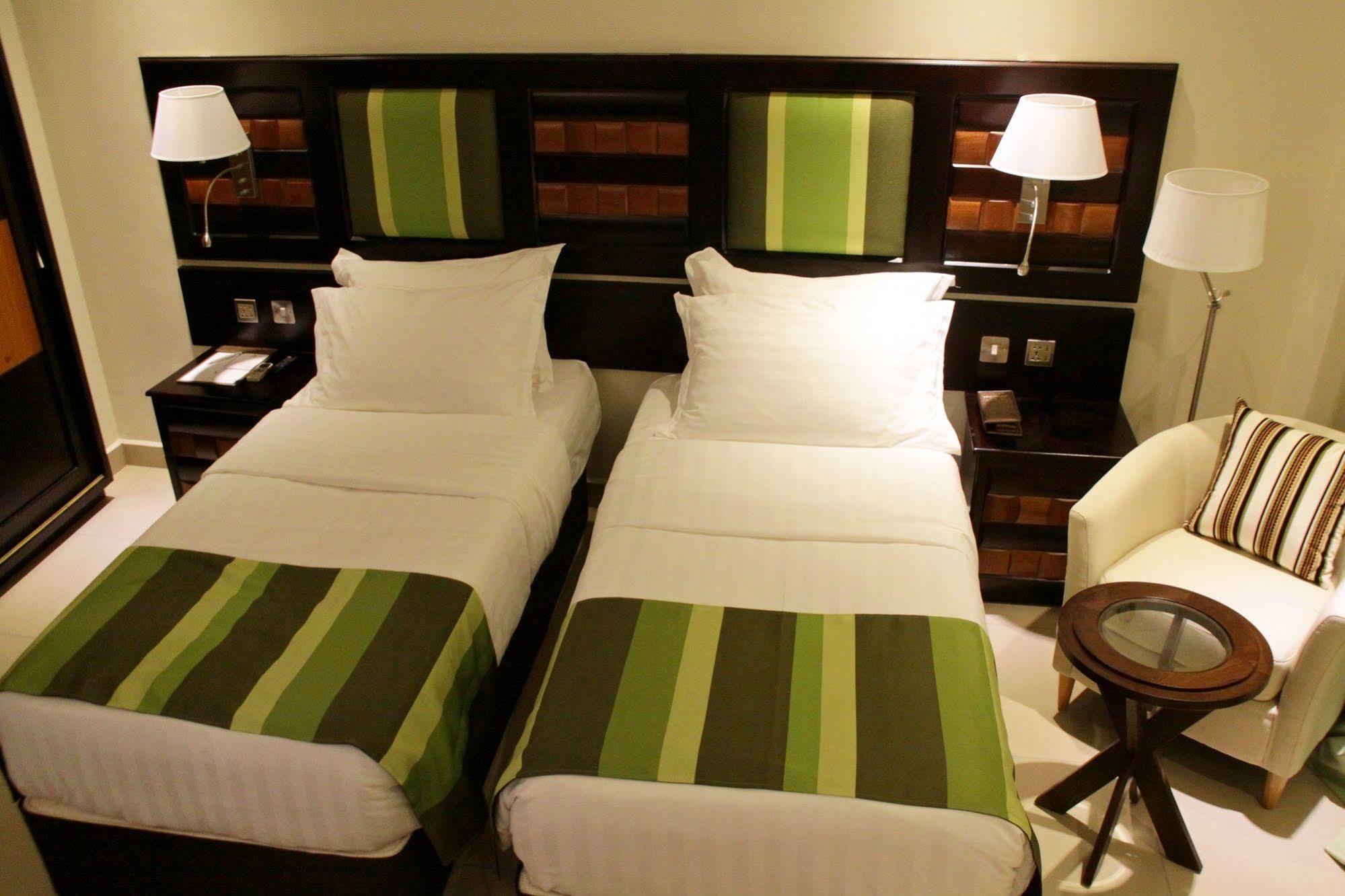 Best Western Premier Garden Hotel Entebbe Bagian luar foto